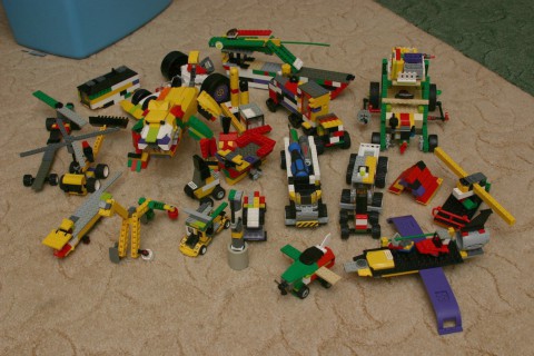 лъв, коли, самолети, катер, локомотив.. | lion, cars, planes, boat, train..