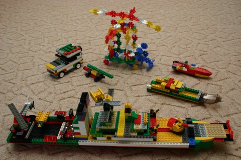 боен-кораб, лодки, джипка | battle-ship, boats, jeep